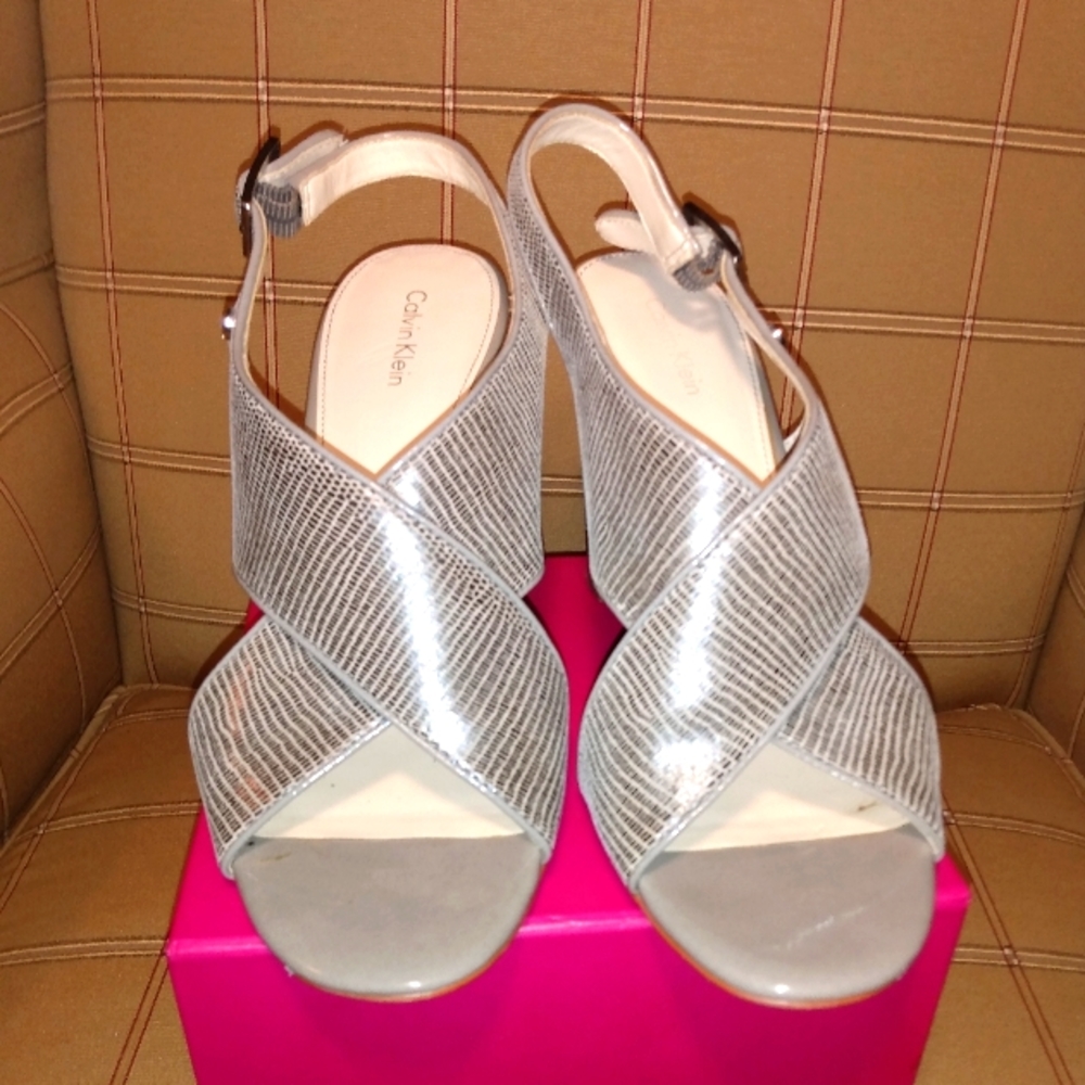 Calvin Klein Designer Leather Sandals 🩴 - Grayish (8.5)